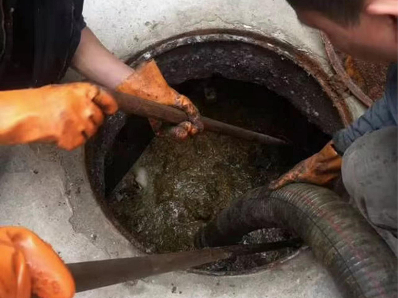 元谋清理化粪池时如何避免沼气的危害?